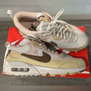 Size 8.5 Women’s Nike Air Max 90 Futura Sneakers in Pink, Brown & Cream